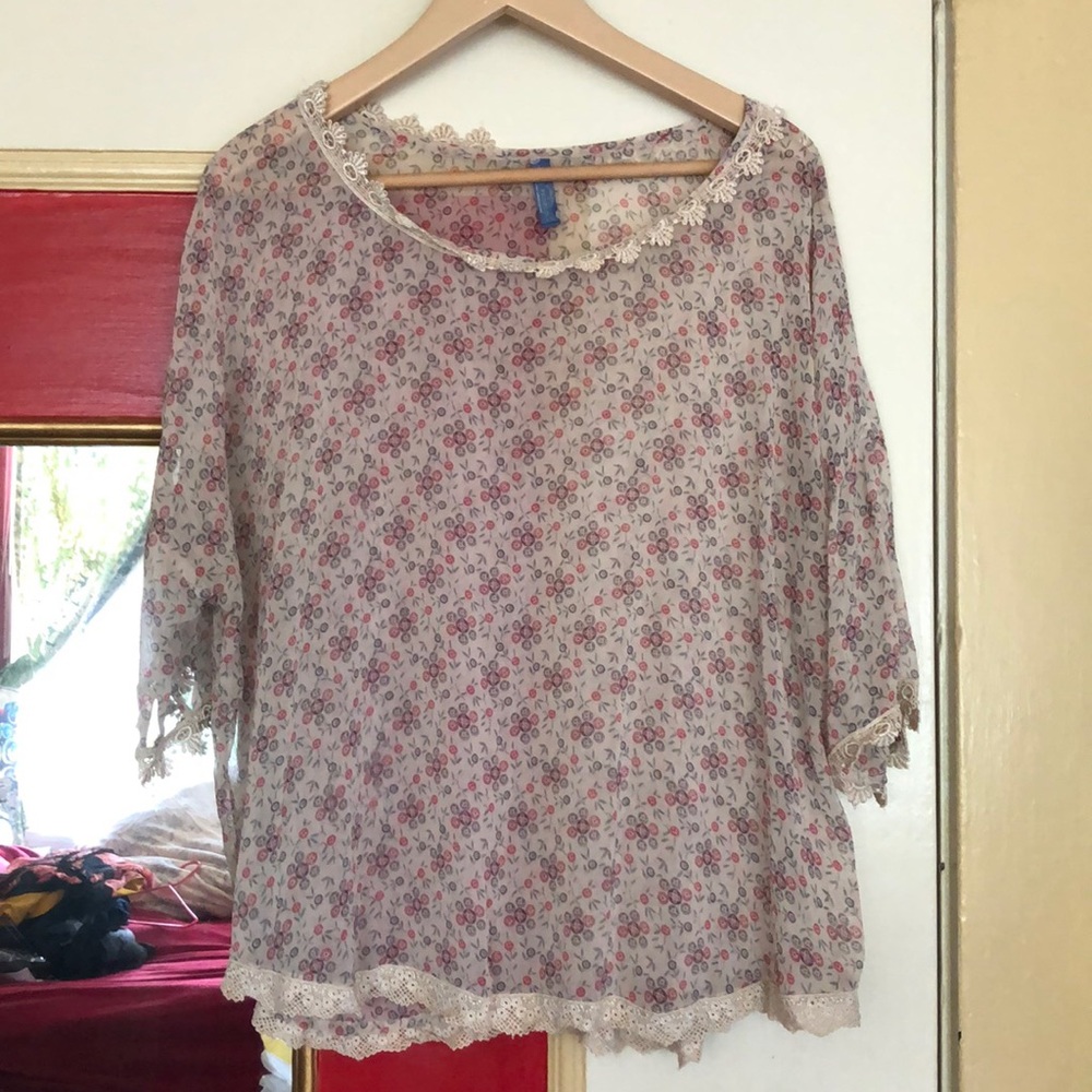 Petty patterned blouse